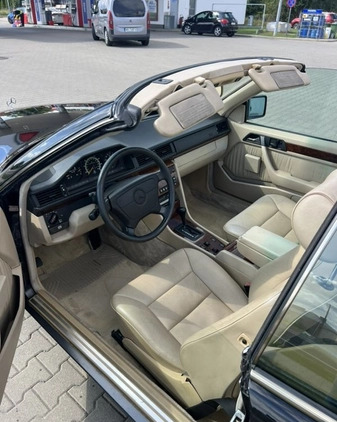 Mercedes-Benz Klasa E cena 70000 przebieg: 264000, rok produkcji 1994 z Rzeszów małe 667